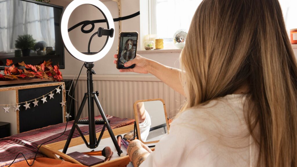 Zarabianie na TikTok w 2025 roku – Zarobki, metody, Najlepsi