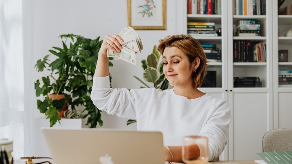 Zarabianie na ankietach zarobki w 2025 – czy to bezpieczne?