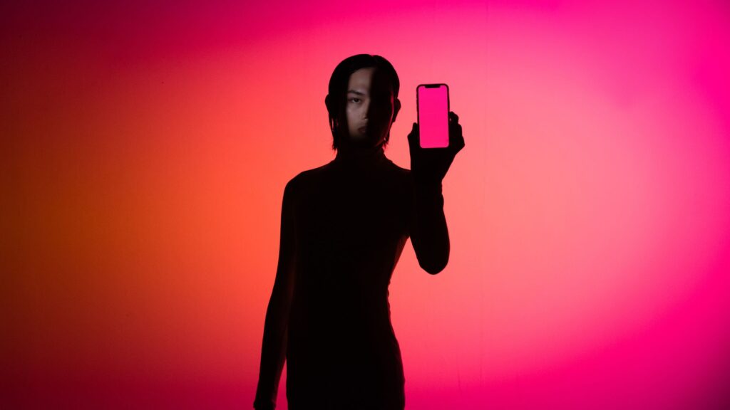 Wirtualna modelka AI – jak wygenerować i zarabiać?